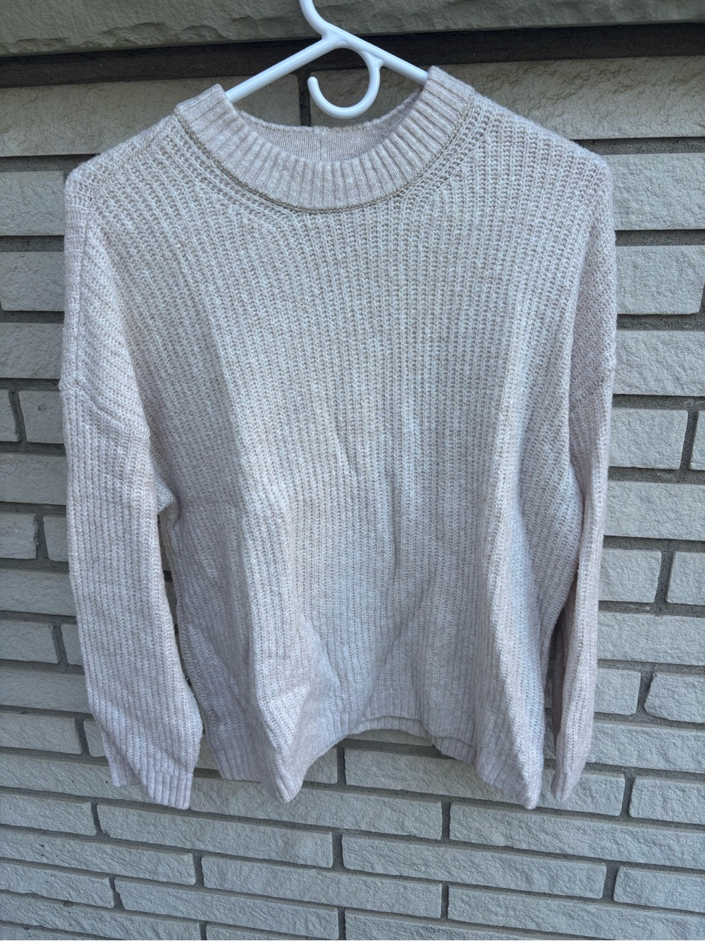 American Eagle Outfitters Light Cream Knit Crewneck Sweater